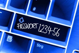 Tastaturfeld mit der Aufschrift "Passwort: 123456": Häufiges Ändern des Passworts ist nicht sinnvoll.