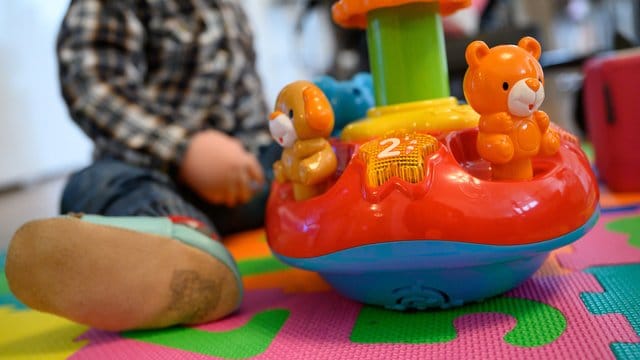 Verbraucher kommen im Handel mit etlichen Waren aus China in Kontakt. Verbraucher kommen im Handel mit etlichen Waren aus China in Kontakt.