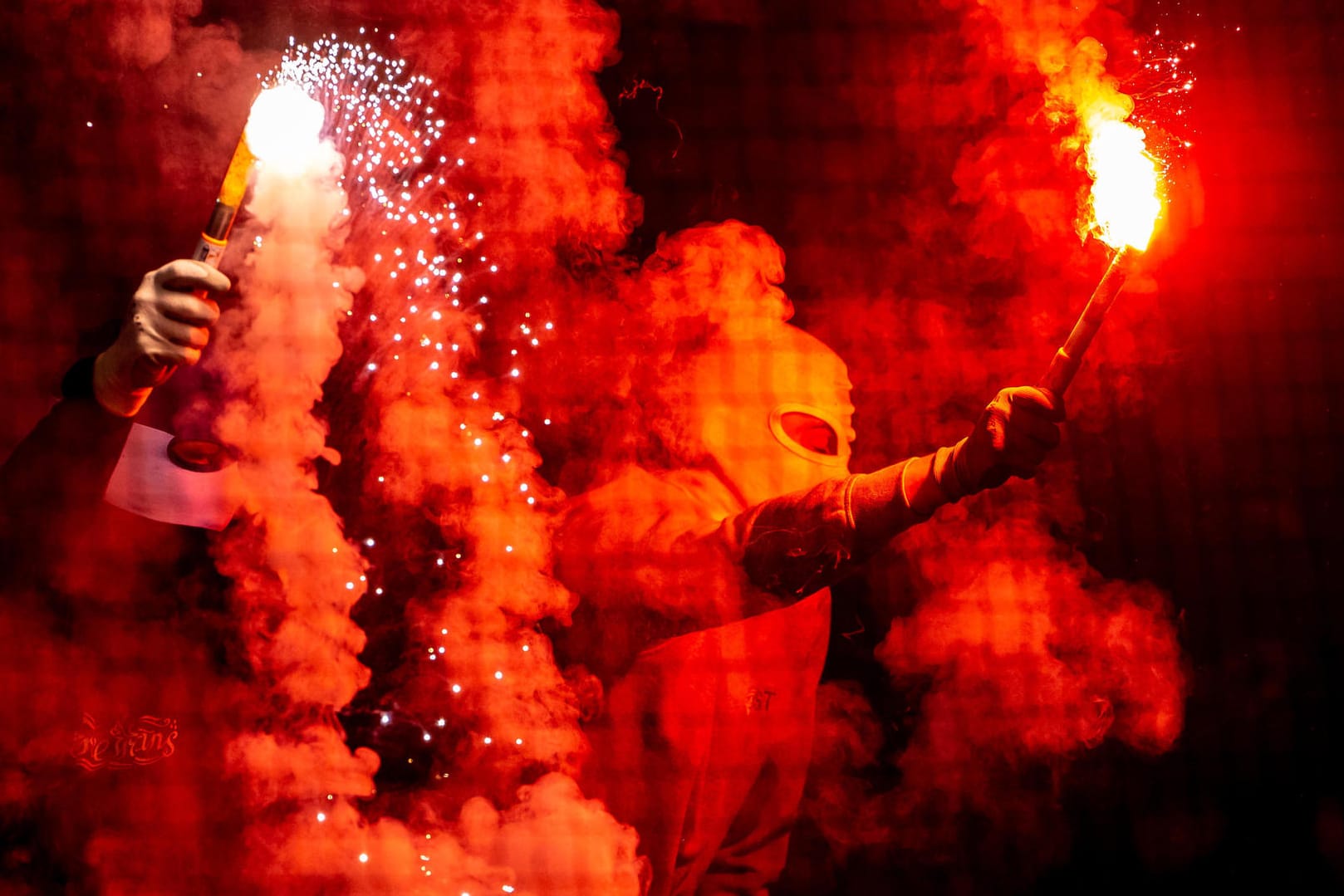 Fans dürfen am Samstag beim HSV-Spiel legal Pyrotechnik zünden.