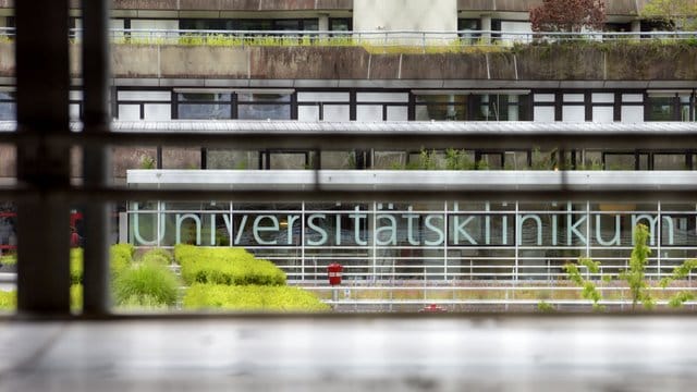 Die Staatsanwaltschaft geht nach eigenen Angaben weiter davon aus, dass jemand die Säuglinge in der Ulmer Uniklinik vergiften wollte.