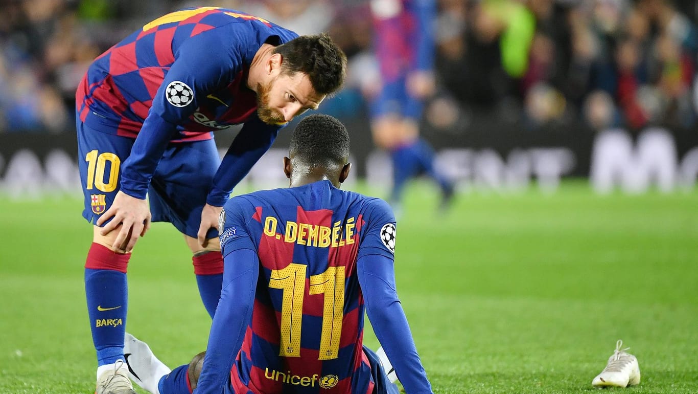 Barcelona: Messi redet mit dem enttäuschten Dembélé.