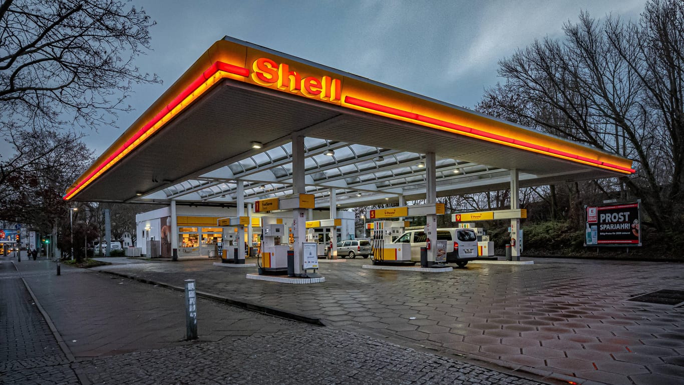 Shell-Tankstelle: Kunden können ihren CO2-Ausstoß künftig ausgleichen.