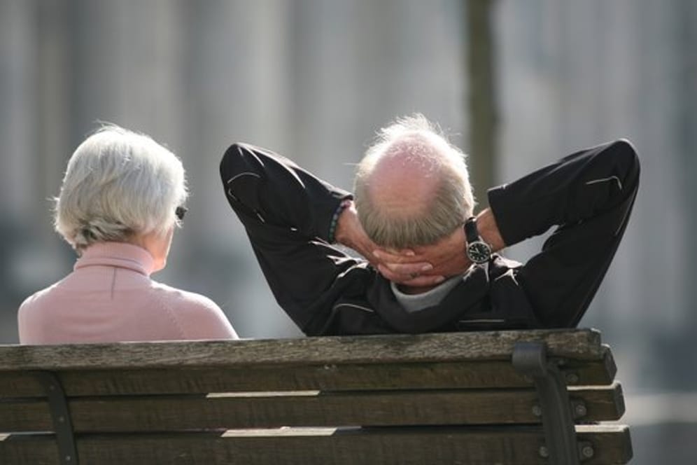 Nachdem selbstständige Handwerker 18 Jahre lang Pflichtbeiträge zur gesetzlichen Rentenversicherung geleistet haben, können sie sich von der Versicherungspflicht befreien lassen.