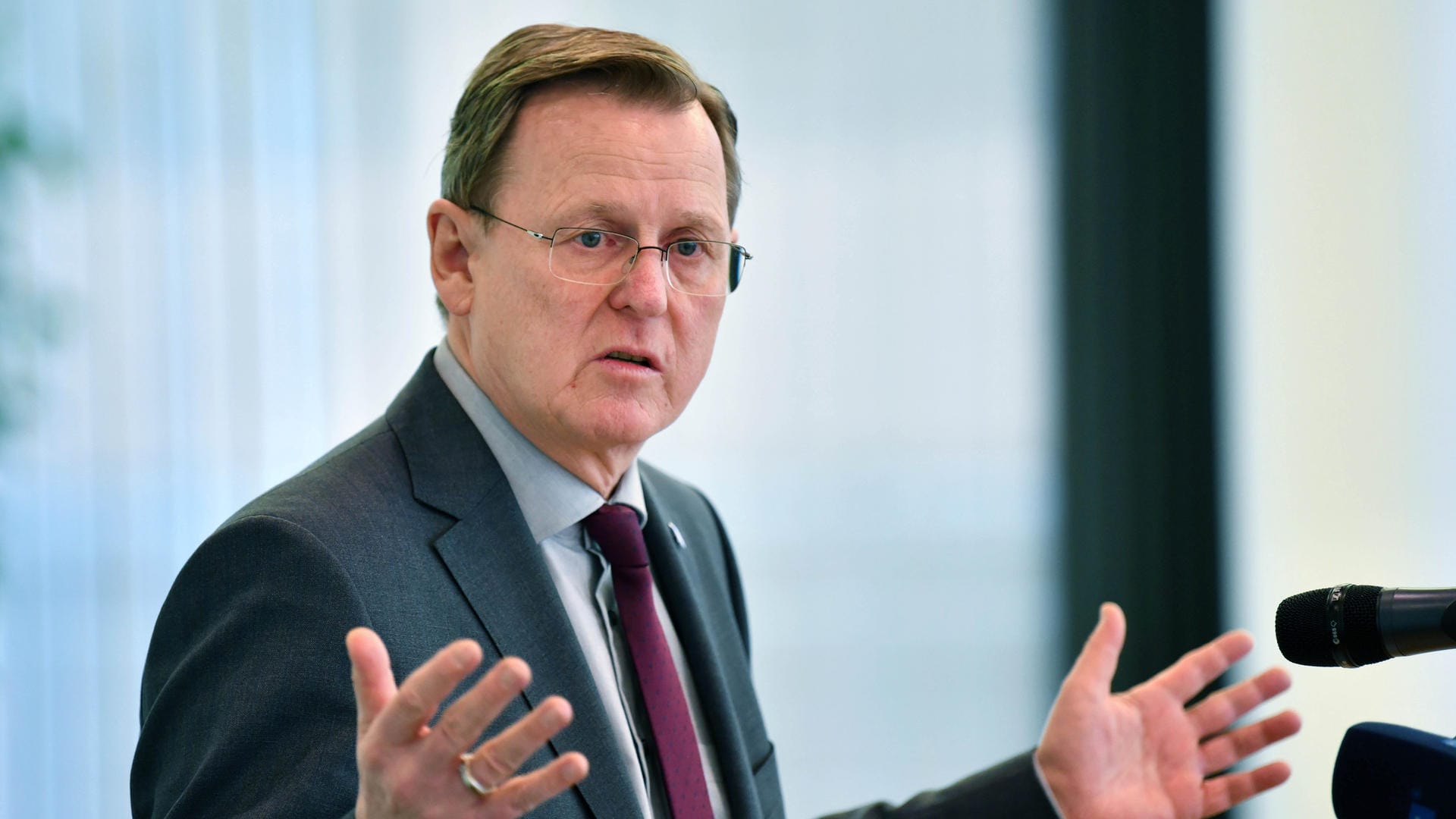 Bodo Ramelow (Die Linke): In Thüringen wird heute ein neuer Ministerpräsident gewählt. Bodo Ramelow (Die Linke): In Thüringen wird heute ein neuer Ministerpräsident gewählt.