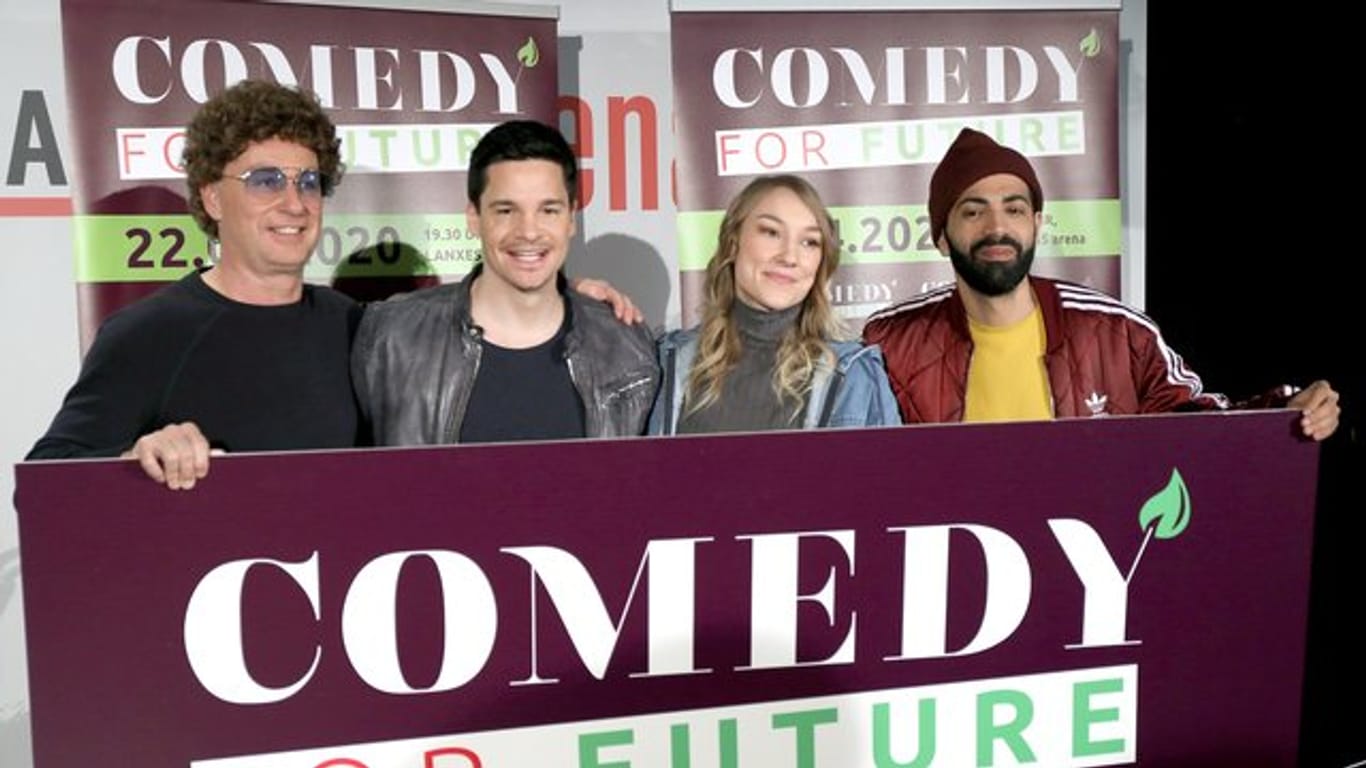 Die Comedians Atze Schröder, Alan Frei, Jacqueline Feldmann und Benaissa Lamroubal (l-r) stellten das Projekt "Comedy for Future" vor.