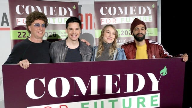 Die Comedians Atze Schröder, Alan Frei, Jacqueline Feldmann und Benaissa Lamroubal (l-r) stellten das Projekt "Comedy for Future" vor.