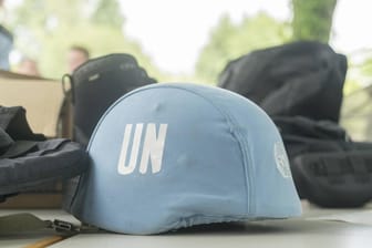 Ein sogenannter "Blauhelm": Weltweit sind über 100.000 UN-Soldaten im Einsatz.(Symbolbild)