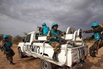 Tansanische Soldaten der UNAMID-Mission im Sudan (Archiv).