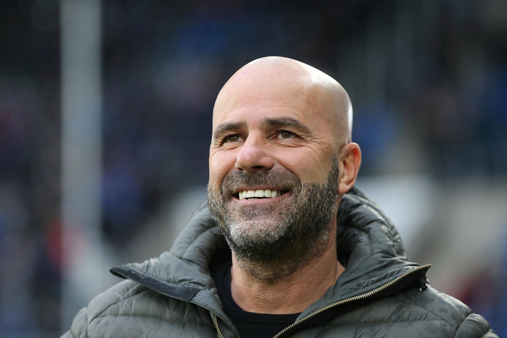 Peter Bosz lächelt.