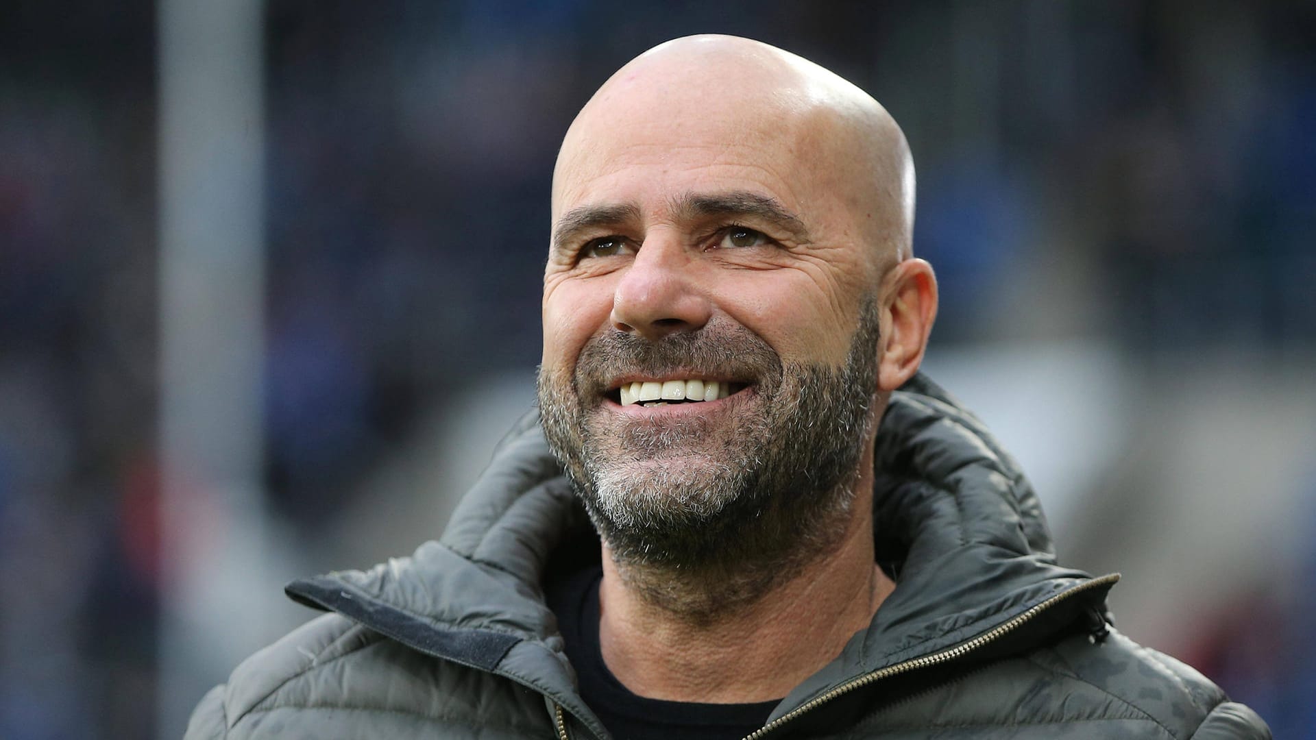 Peter Bosz lächelt.