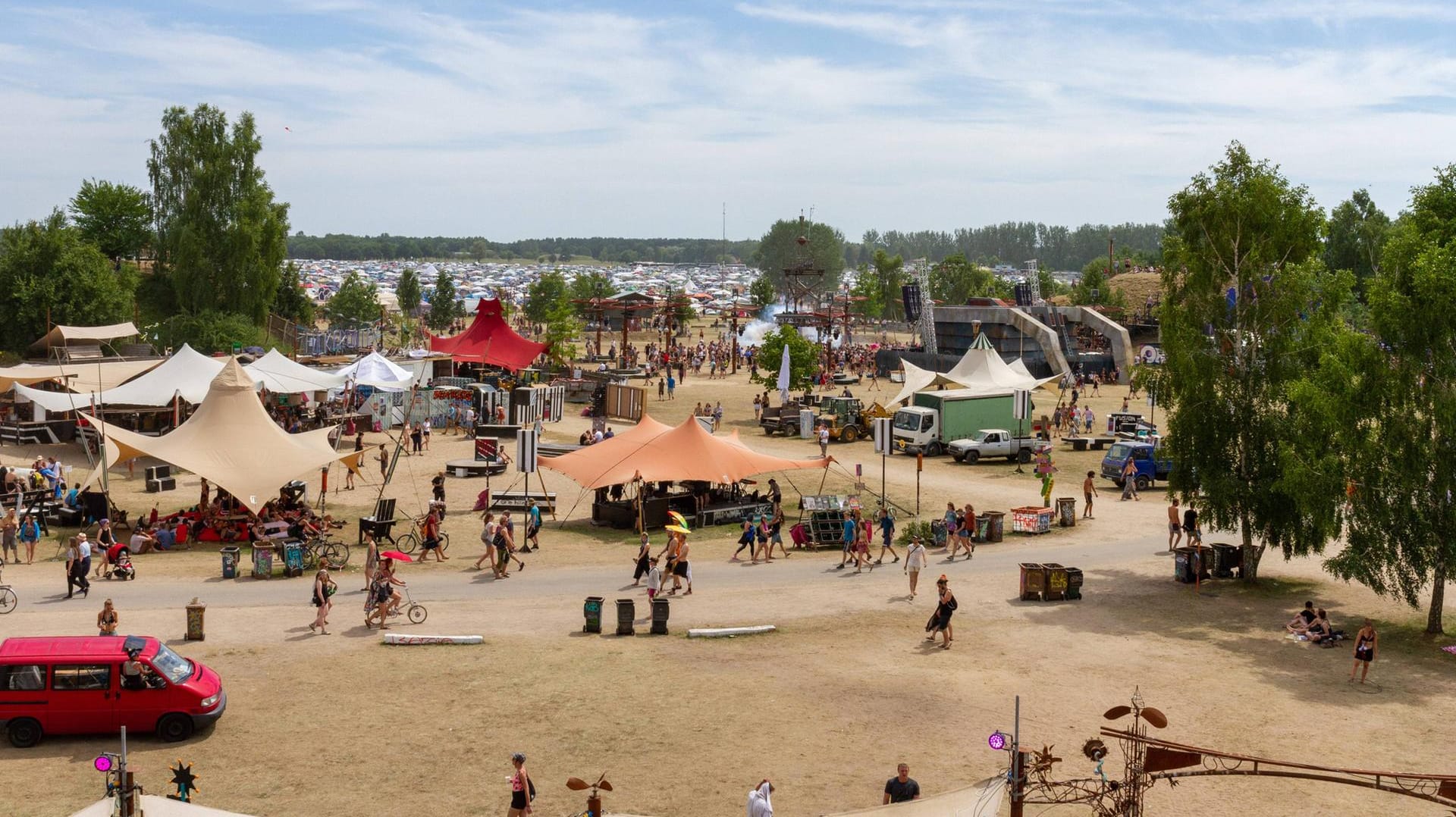 Das Fusion Festival: Unbekannte haben hier im Jahr 2019 heimlich Frauen unter der Dusche gefilmt.