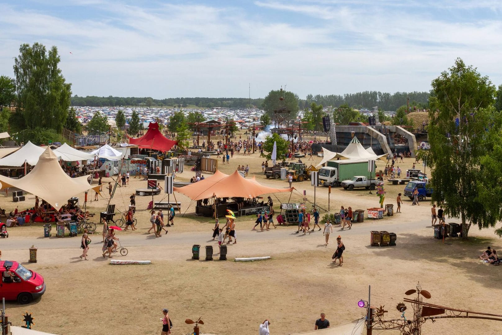 Das Fusion Festival: Unbekannte haben hier im Jahr 2019 heimlich Frauen unter der Dusche gefilmt.