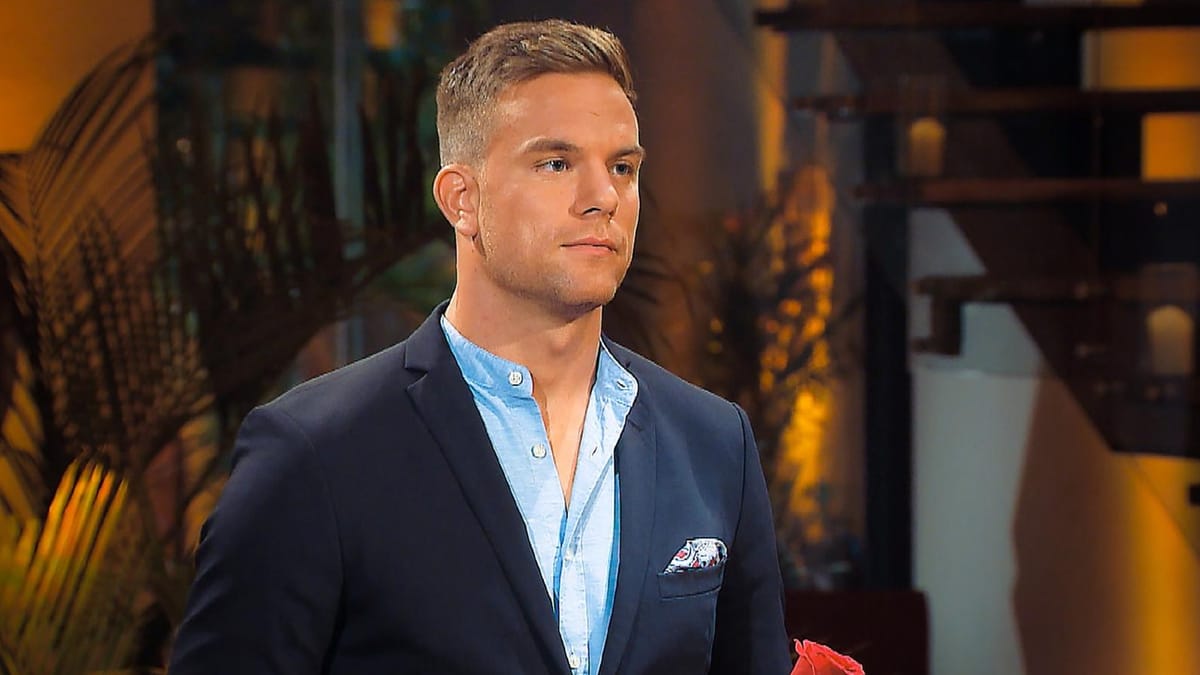 "Der Bachelor" Kandidatin fliegt, weil sie Sebastian nicht küssen will