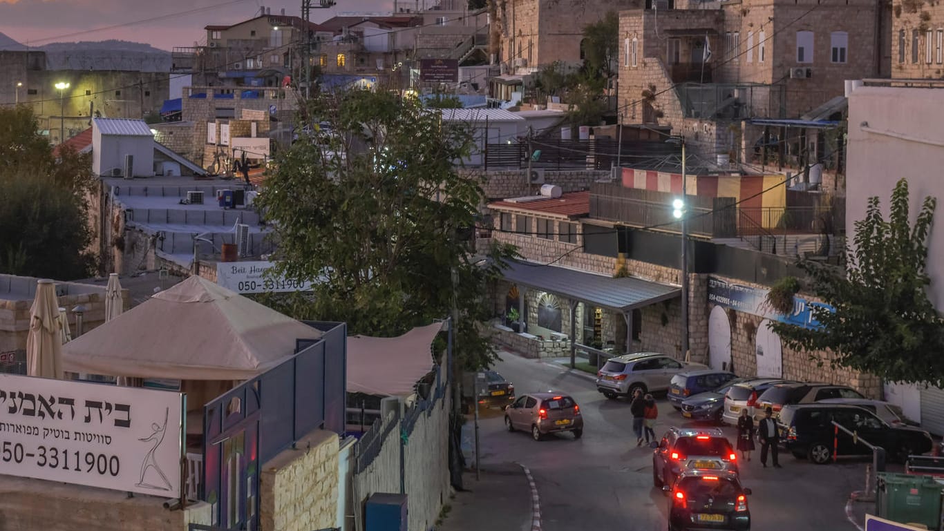 Stadtansicht von Israel (Symbolbild): Ein Unbekannter ist mit dem Auto in eine Menschenmenge gerast