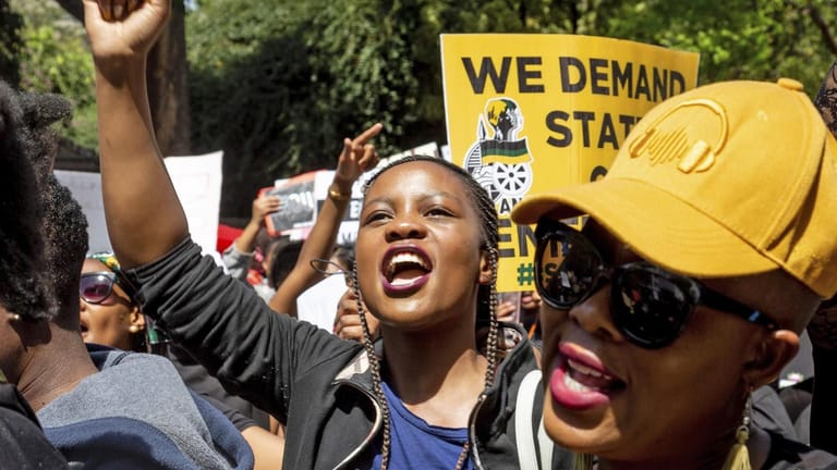 Demonstration gegen Gewalt gegen Frauen in Johannesburg.