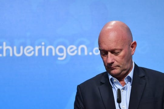Aus der Traum: Thomas Kemmerich, Noch-Ministerpräsident von Thüringen, kündigt seinen Rückzug an.