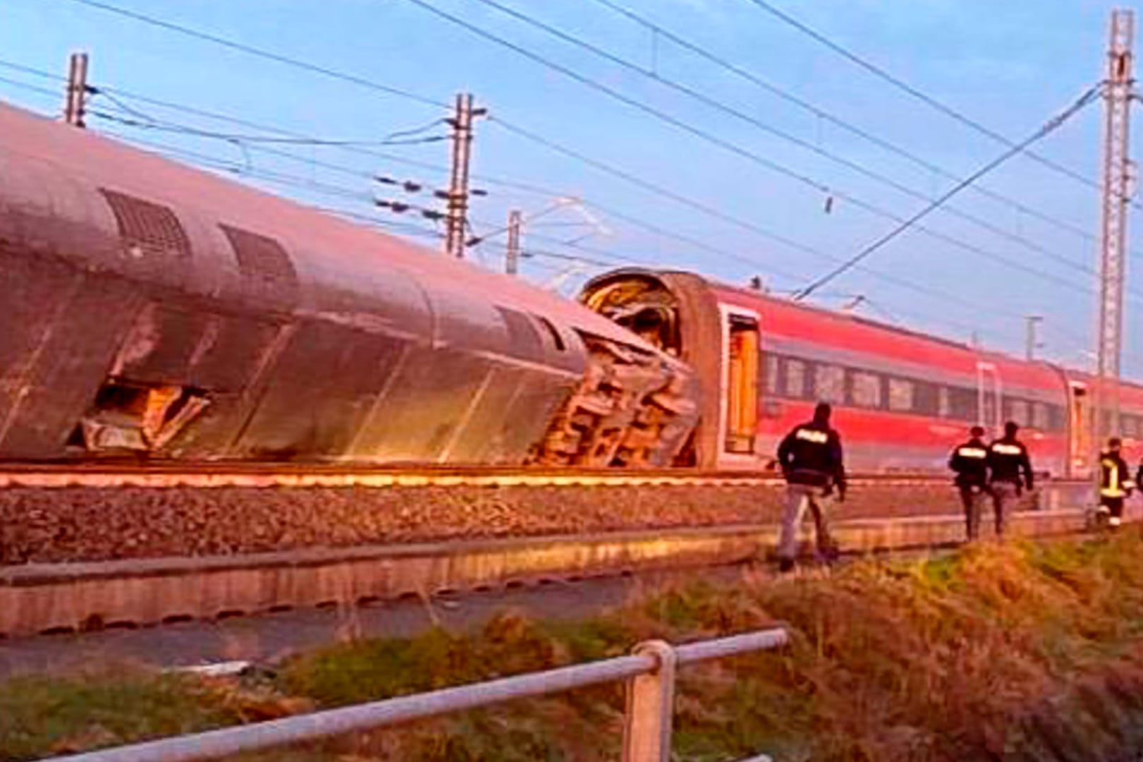 Italien: Ein Hochgeschwindigkeitszug ist entgleist, es gab Tote und Verletzte.