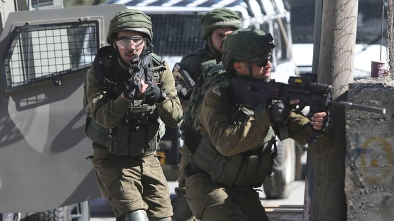 Eskalation in Bethlehem: Israelische Soldaten zielen auf palästinensische Demonstranten.