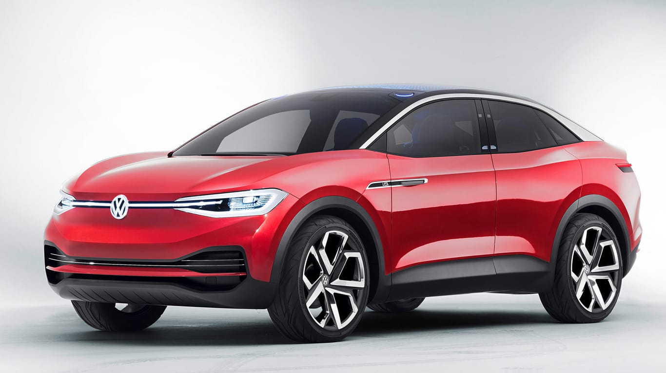 VW ID.4: Im März wird das E-SUV enthüllt. Bislang zeigten die Wolfsburger nur einen Entwurf namens Crozz – der aber dem Design des Serienmodells sehr nahe kommen dürfte.