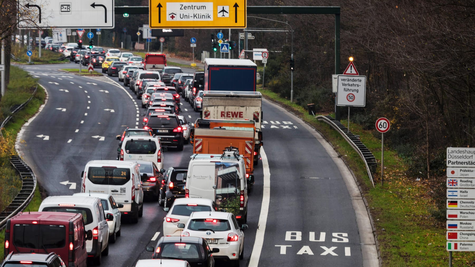 ADAC Staubilanz: So Lange Stehen Wir Im Stau – NRW Ganz Vorne