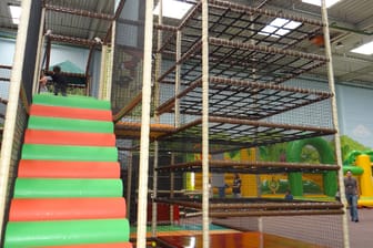 Spidertower im TobiDu: Für Kinder von eins bis zwölf Jahren ist der Indoorspielplatz nicht nur bei schlechtem Wetter einen Besuch wert.