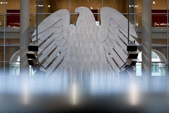 Laut Studie zeigten sich nur 17 Prozent sehr oder ziemlich unzufrieden mit der Demokratie.