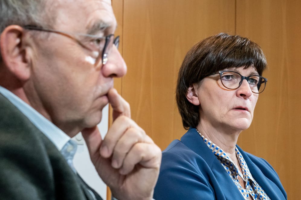 Saskia Esken und Norbert Walter-Borjans: Die Bundesvorsitzenden der SPD haben nach dem Thüringen-Eklat Gesprächsbedarf.