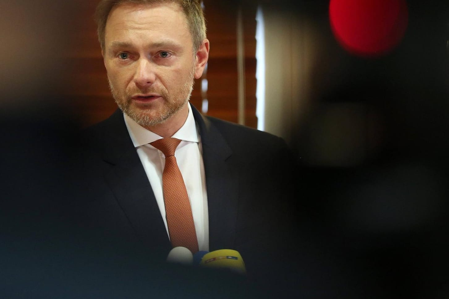 Christian Lindner: Was wusste er über die Vorgänge in Erfurt? Die Causa bringt nun auch seinen Stuhl zum Wackeln.