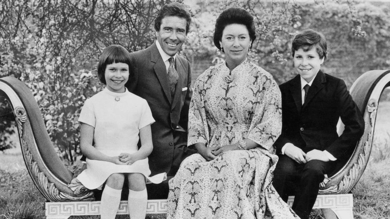 Antony Armstrong-Jones und Prinzessin Margaret mit ihren Kindern Sarah und David.