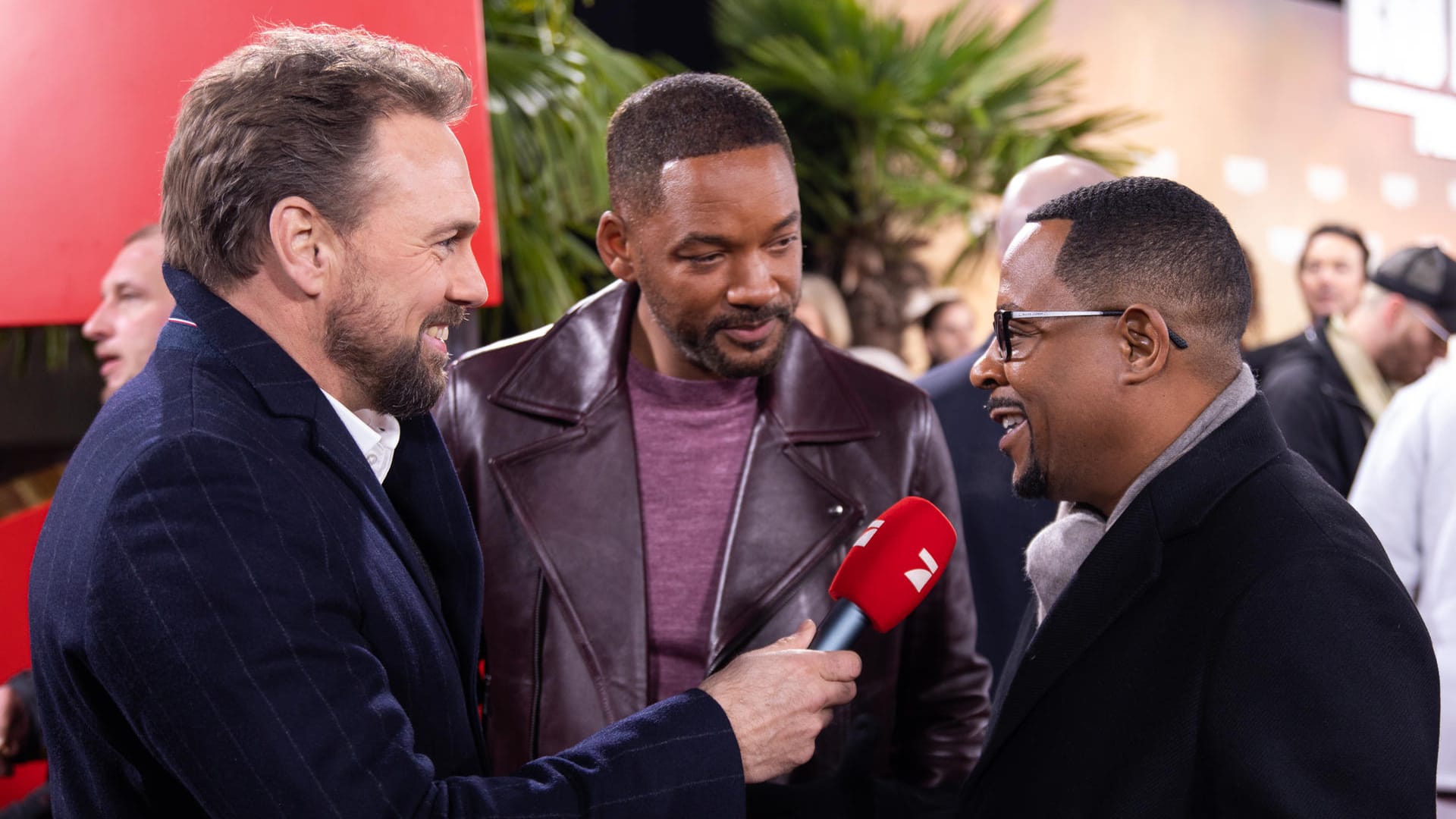 Steven Gaetjen mit den "Bad Boys"-Stars Will Smith und Martin Lawrence im Januar 2020 in Berlin