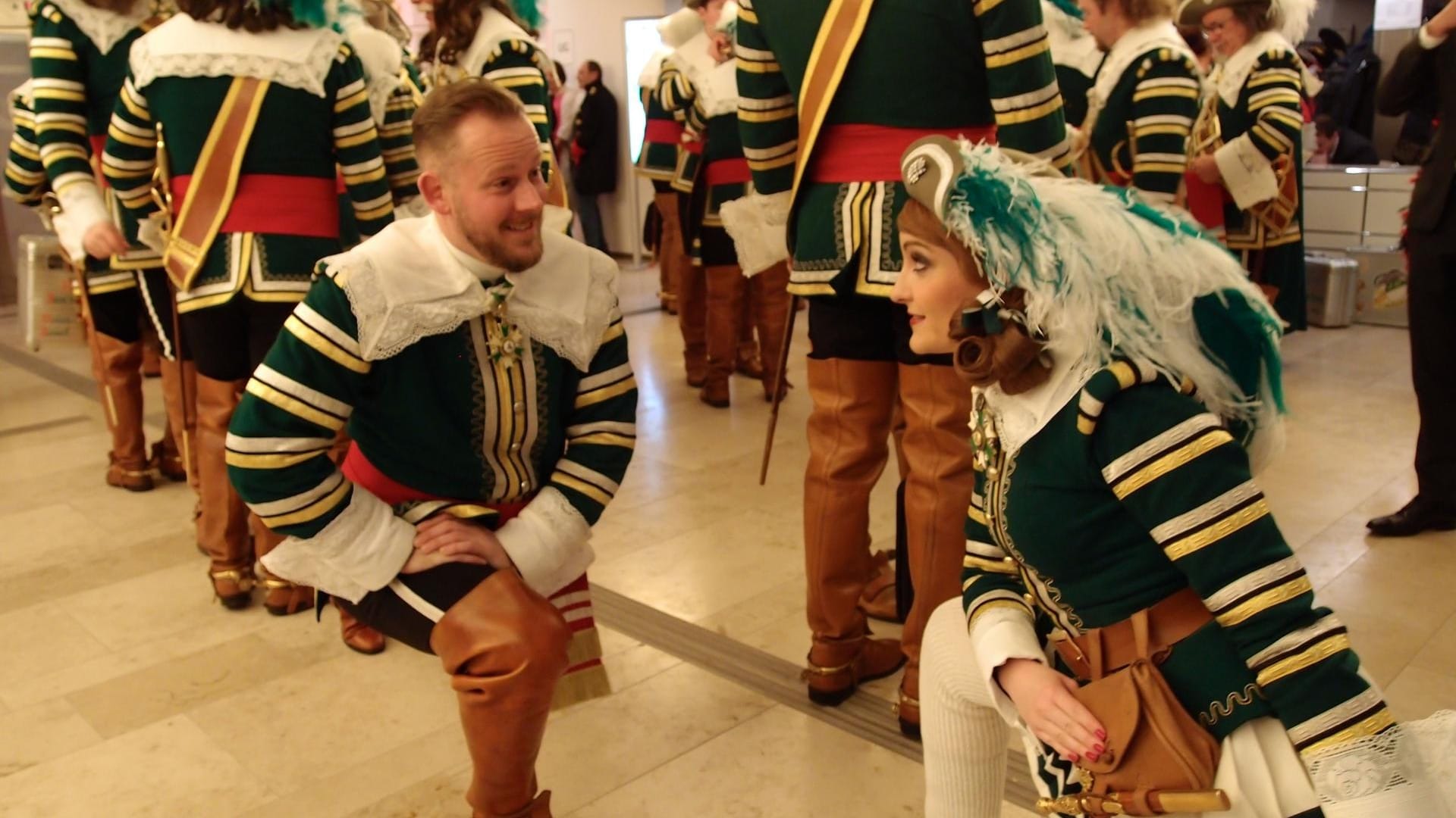 Florian und Britta machen sich warm für den Abschluss-Auftritt im Festsaal der Kölner Flora.