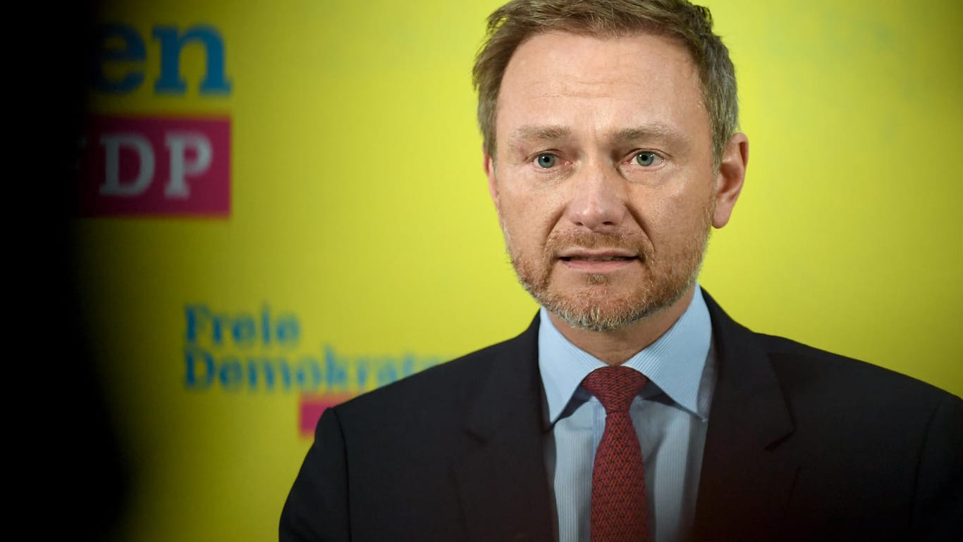 Christian Lindner tritt in Berlin vor die Presse: Trotz des Thüringen-Debakels steht die FDP hinter ihrem Vorsitzenden.