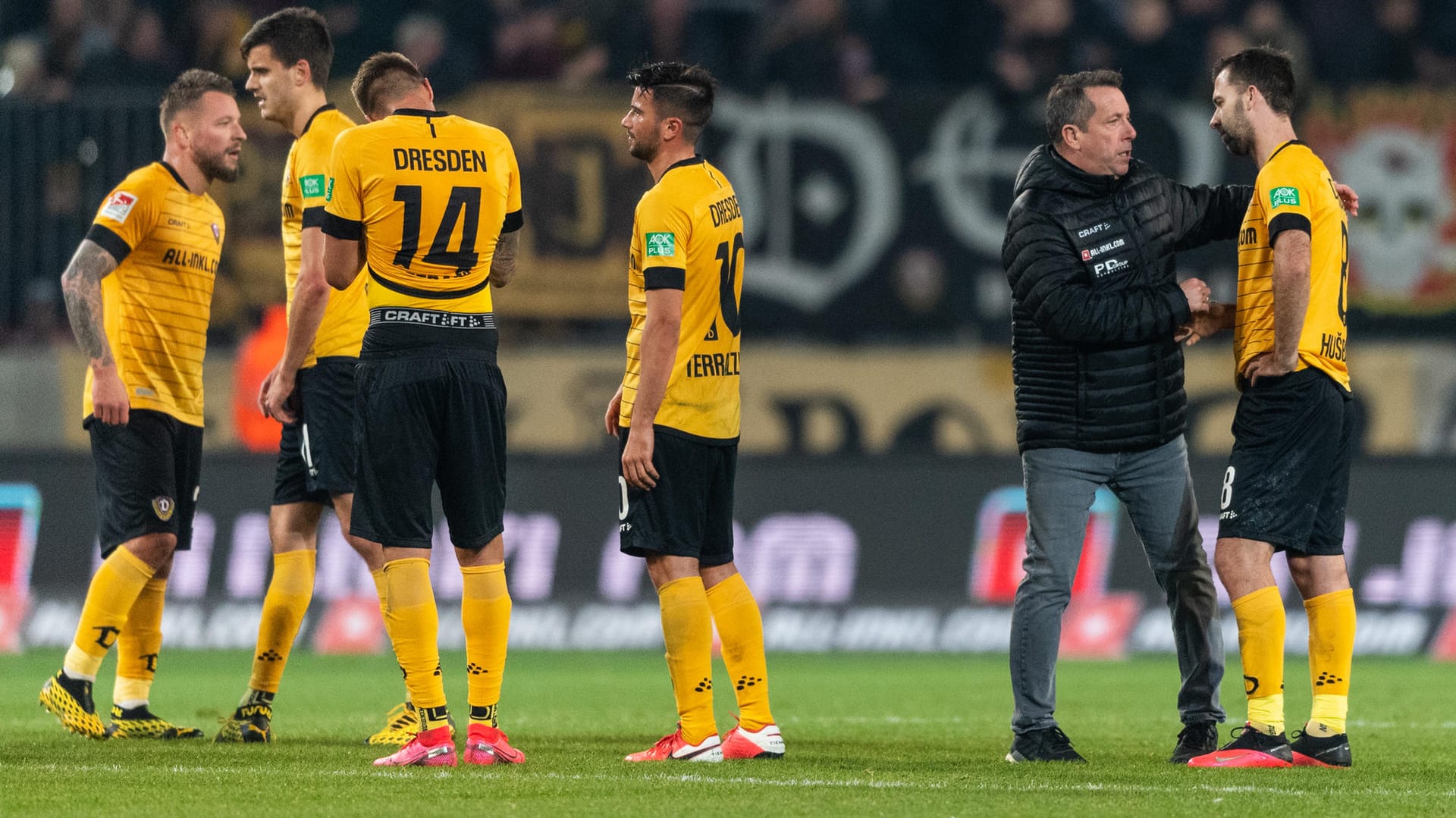 Enttäuschung bei den Dresdnern nach der Niederlage gegen Darmstadt.