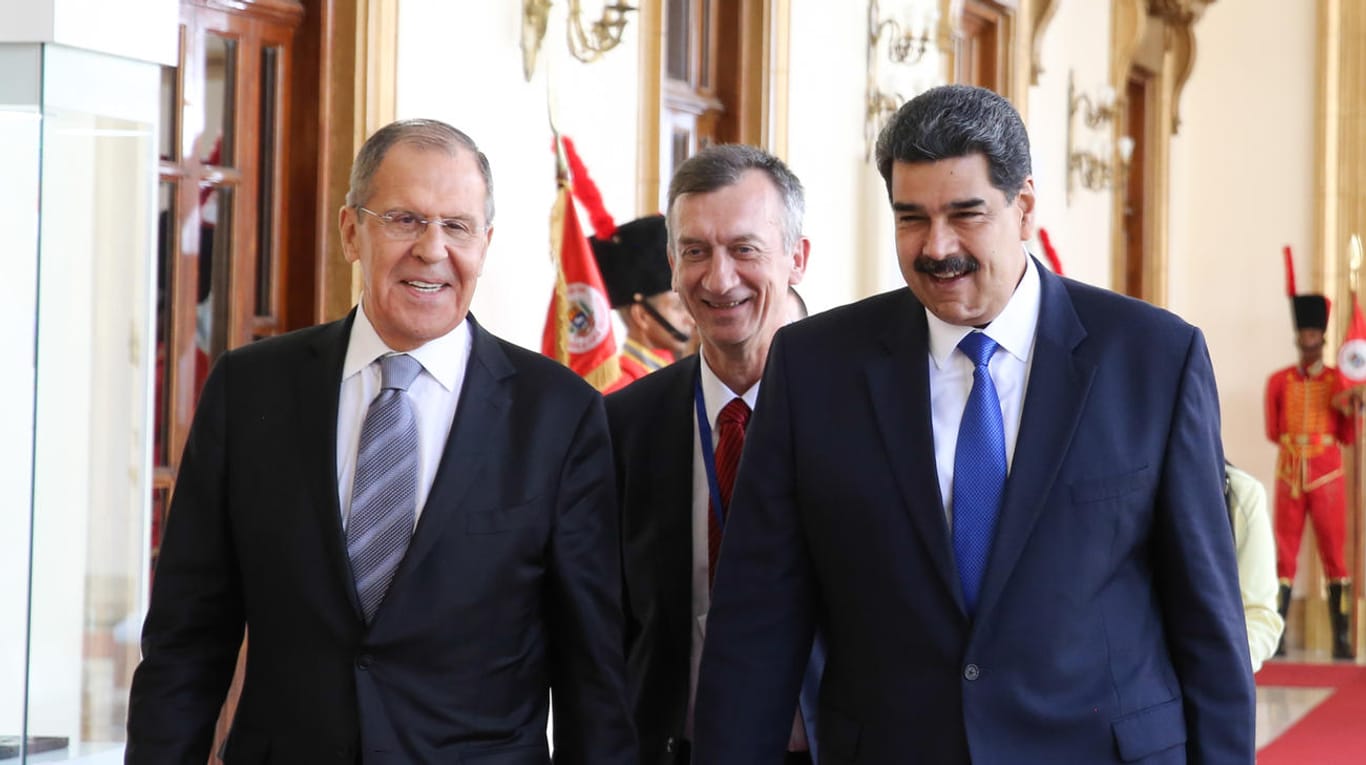 Sergej Lawrow (l.), Nicolas Maduro: Der Besuch des russischen Außenministers in Caracas dürfte dem venezolanischen Präsidenten gefallen haben.