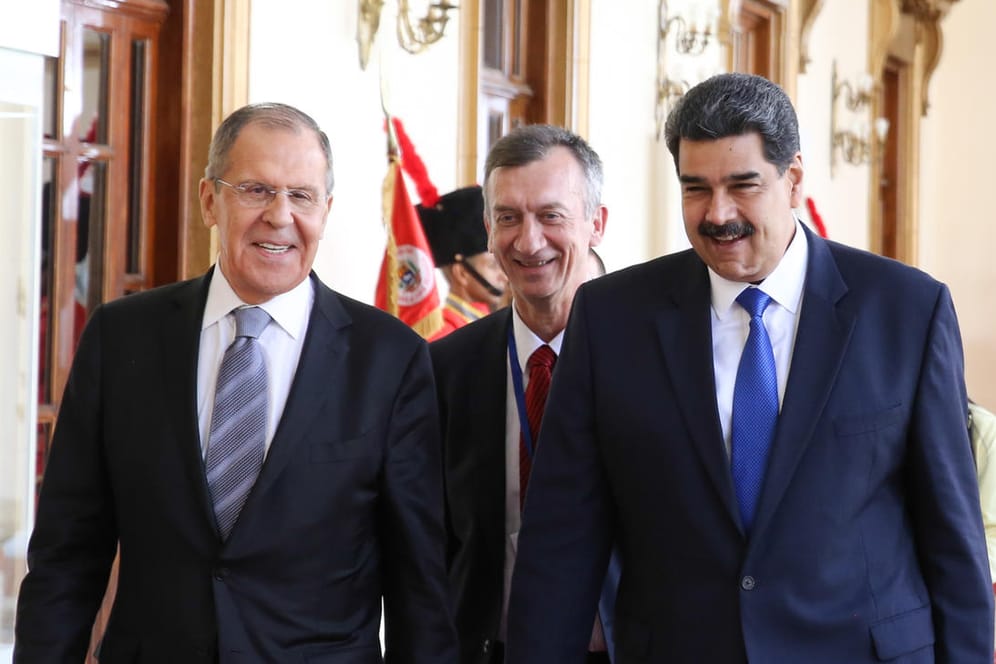 Sergej Lawrow (l.), Nicolas Maduro: Der Besuch des russischen Außenministers in Caracas dürfte dem venezolanischen Präsidenten gefallen haben.
