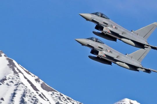 Österreich hatte sich 2003 für den Kauf von 18 Eurofightern entschlossen, später wurde auf 15 Jets abgespeckt.