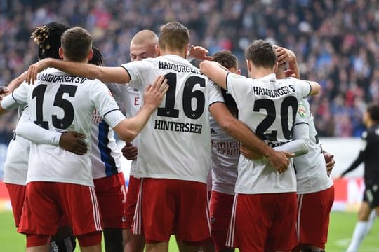 Zumindest bis Sonntag eroberte der HSV durch den Sieg gegen den KSC die Tabellenführung.