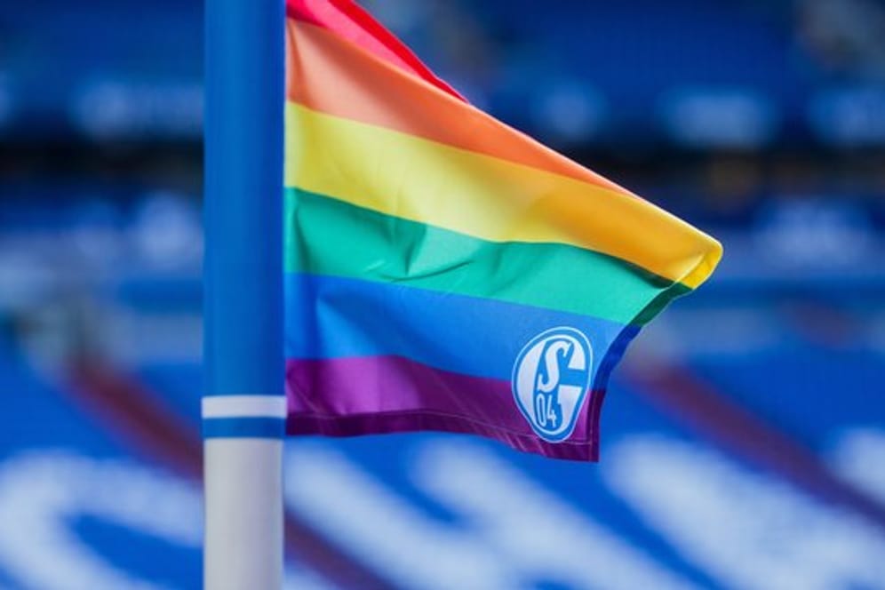 Schalke bekennt sich vor dem Spiel gegen Paderborn gegen Rassismus.