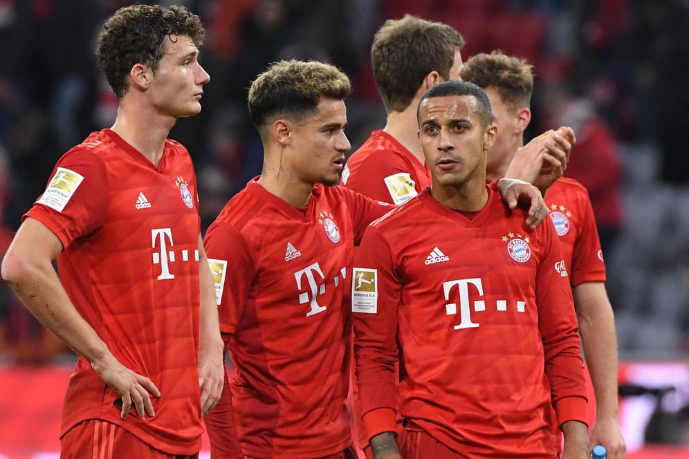 Bayern-Spieler Pavard, Coutinho und Thiago (v. li.): Gegen Leipzig konnten nur wenige Stars überzeugen.