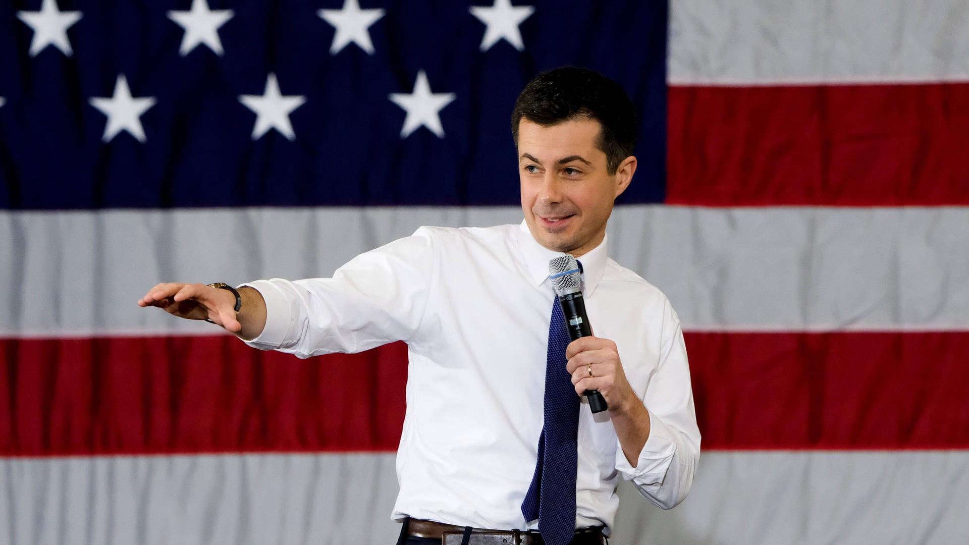 Auf der Überholspur?: Pete Buttigieg wird mit seiner mangelnden Erfahrung konfrontiert. Auf der Überholspur?: Pete Buttigieg wird mit seiner mangelnden Erfahrung konfrontiert.