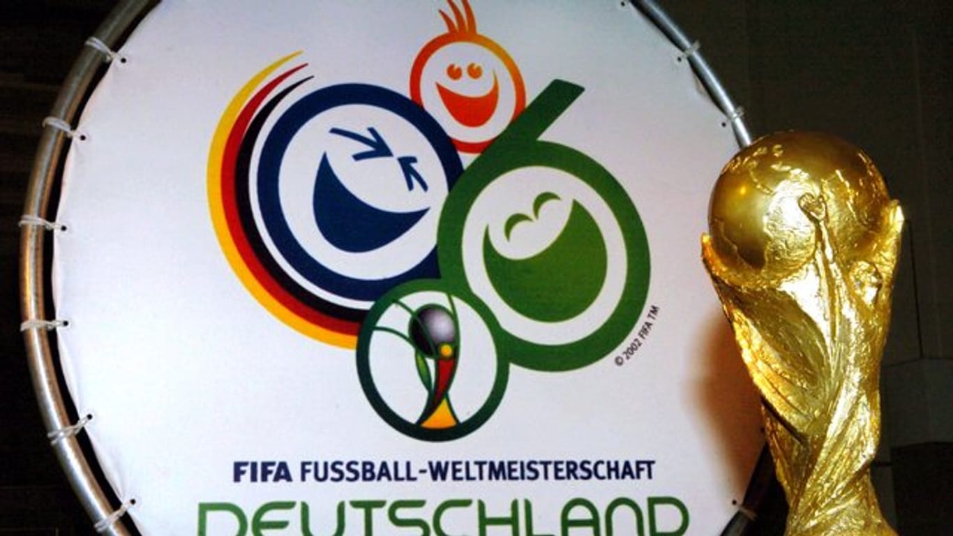 Die Fußball-WM 2006 wurde in Deutschland ausgespielt.