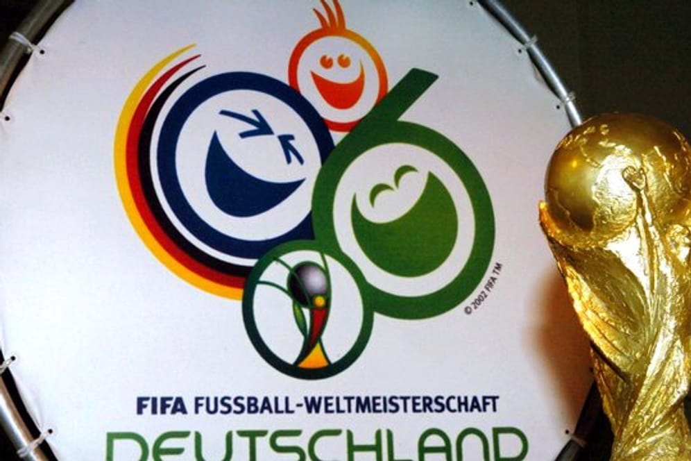 Die Fußball-WM 2006 wurde in Deutschland ausgespielt.
