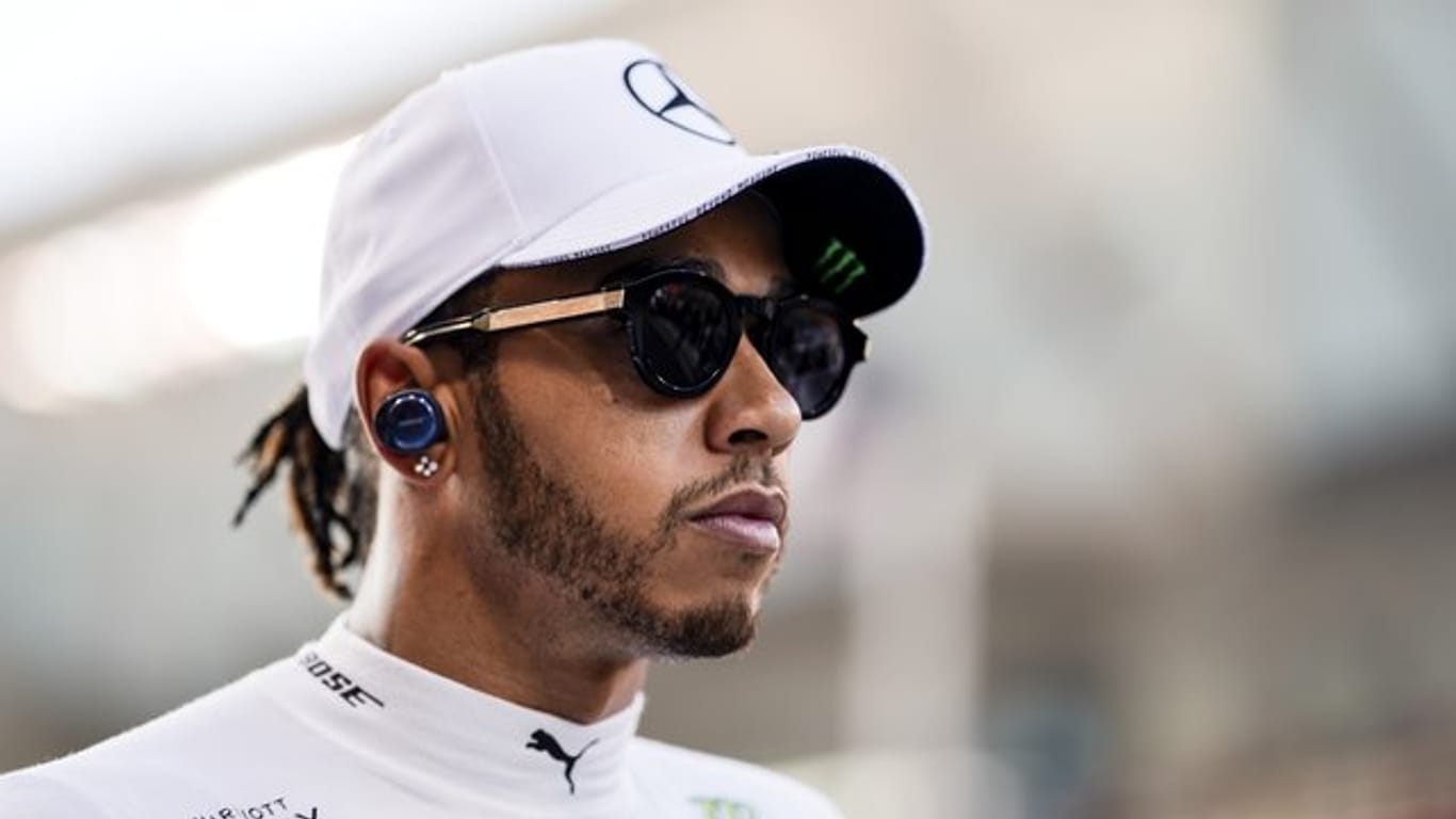 Lewis Hamilton spricht mit Mercedes erst wieder in der Saison über eine Vertragsverlängerung.
