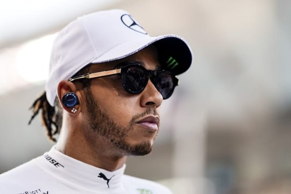 Lewis Hamilton spricht mit Mercedes erst wieder in der Saison über eine Vertragsverlängerung.
