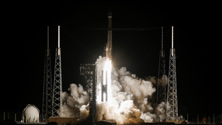Die Atlas V Rakete beim Start in Cape Canaveral: Es dauert fast zwei Jahre, bis die Rakete in ihrer endgültigen Umlaufbahn sein wird.