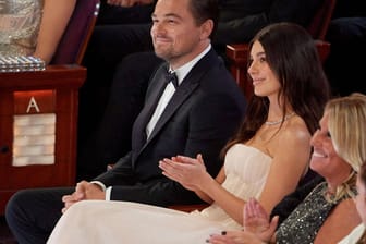 Leonardo DiCaprio und Camila Morrone: Im Saal saß das Paar nebeneinander.