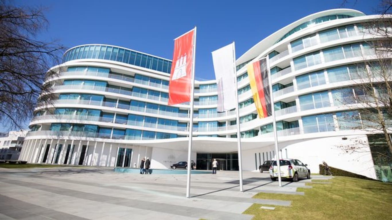 Ein Blick auf das Hotel "The Fontenay" in Hamburg