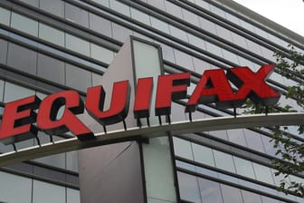 Schild der Firma Equifax in Atlanta: Kreditkartdaten von US-Bürgern waren frei zugänglich.