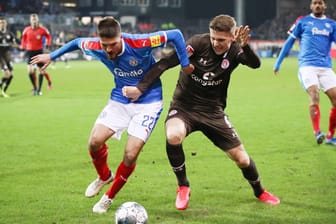 Holstein Kiel - FC St. Pauli: Die Zuschauer des Nordderbys sahen eine irre Schlussphase.