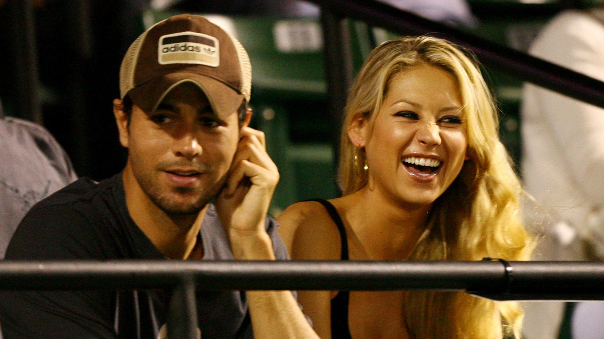 Enrique Iglesias und Anna Kournikova: Sie haben bereits die zweijährigen Zwillinge Lucy und Nicholas. Nun ist wohl ein drittes Kind dazu gekommen. (Archivbild)